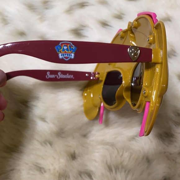 Skye ball cap and glasses - Picture 9 of 11